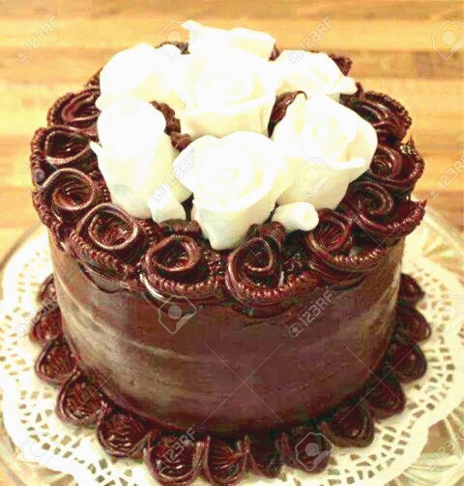 Тортик шоколадный с розами