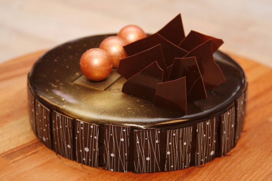 Украшения из шоколадной глазури для десертов