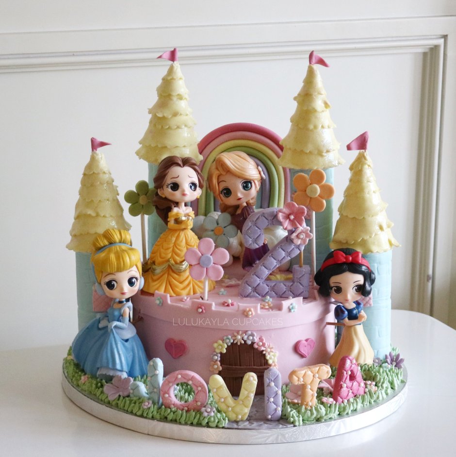 Торт со сказочными принцессами