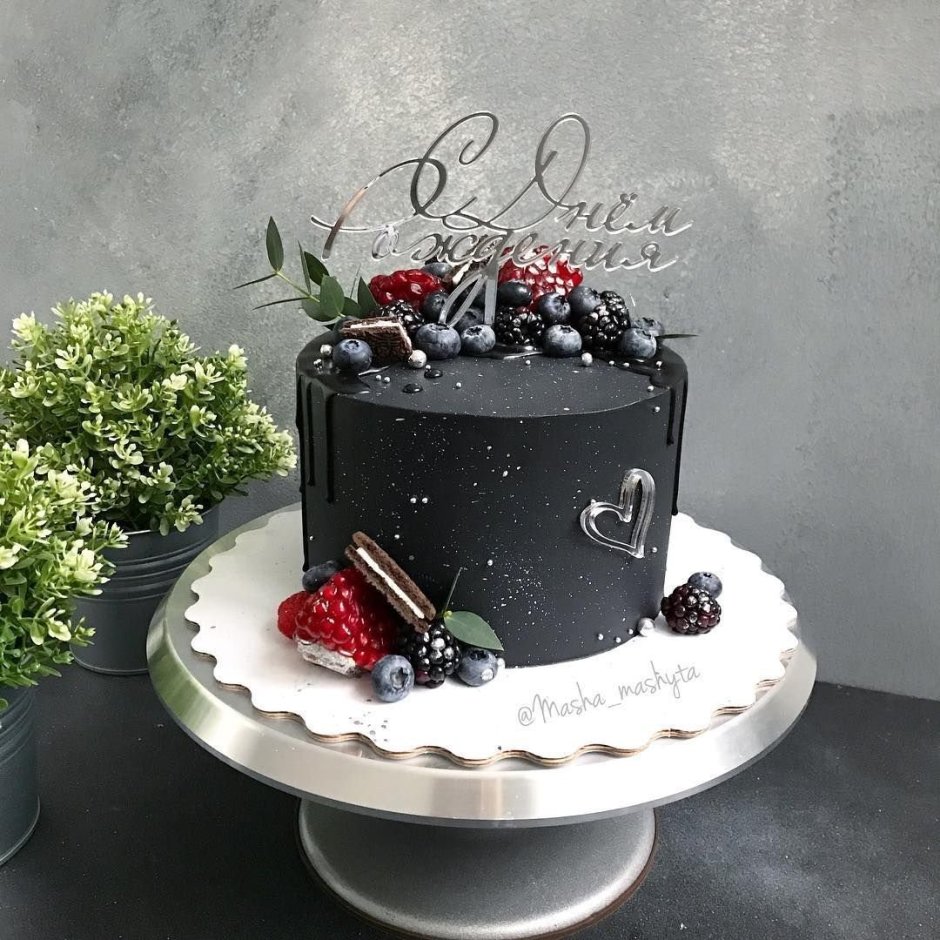 Красивый черный торт
