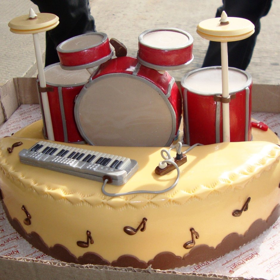 Торт музыканту барабаном
