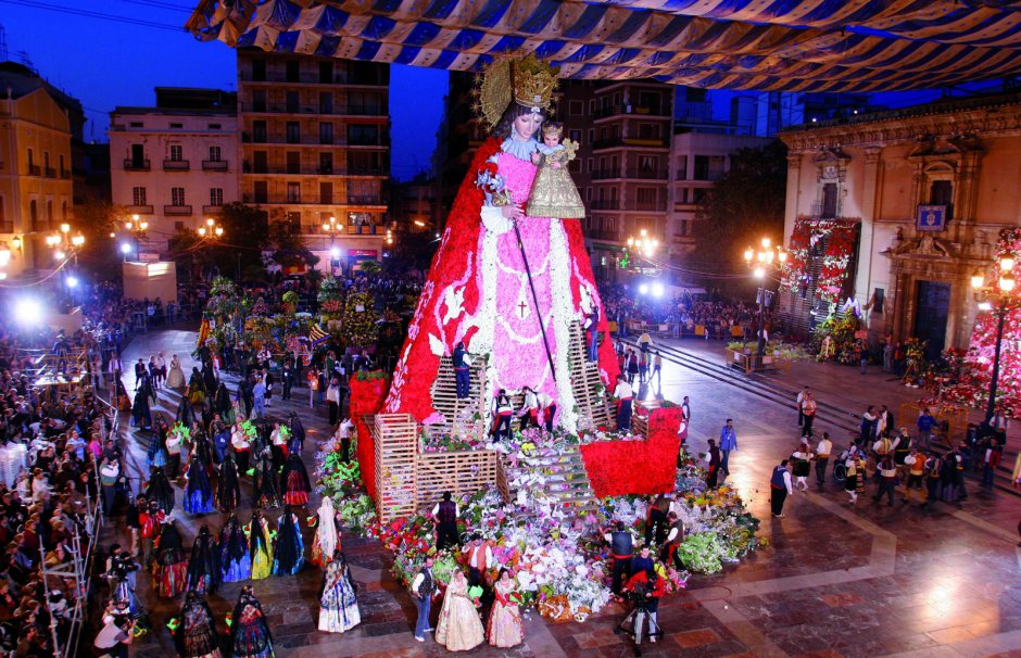 Праздник Fallas в Валенсии