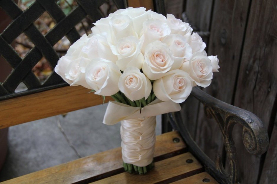 Букет невесты "белая роза"