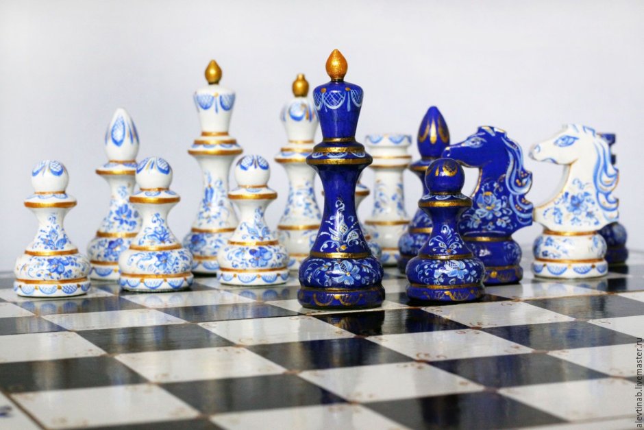 Расписные шахматные фигуры