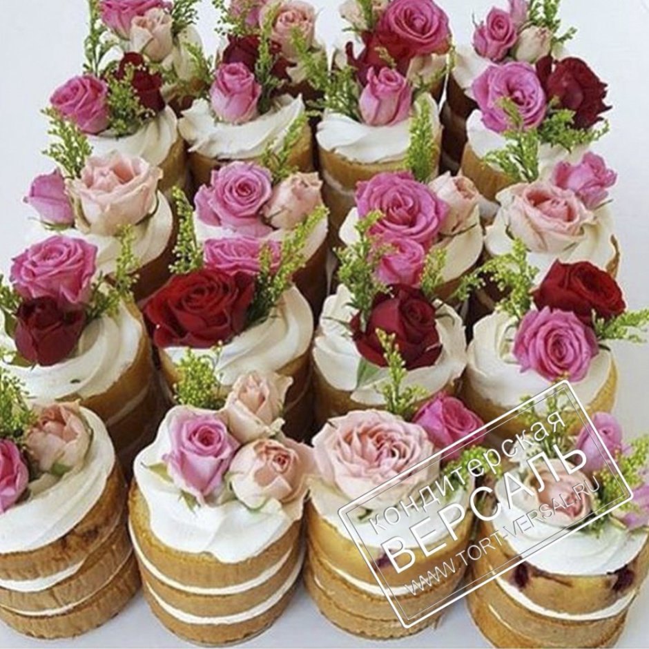 Пирожные в виде цветов