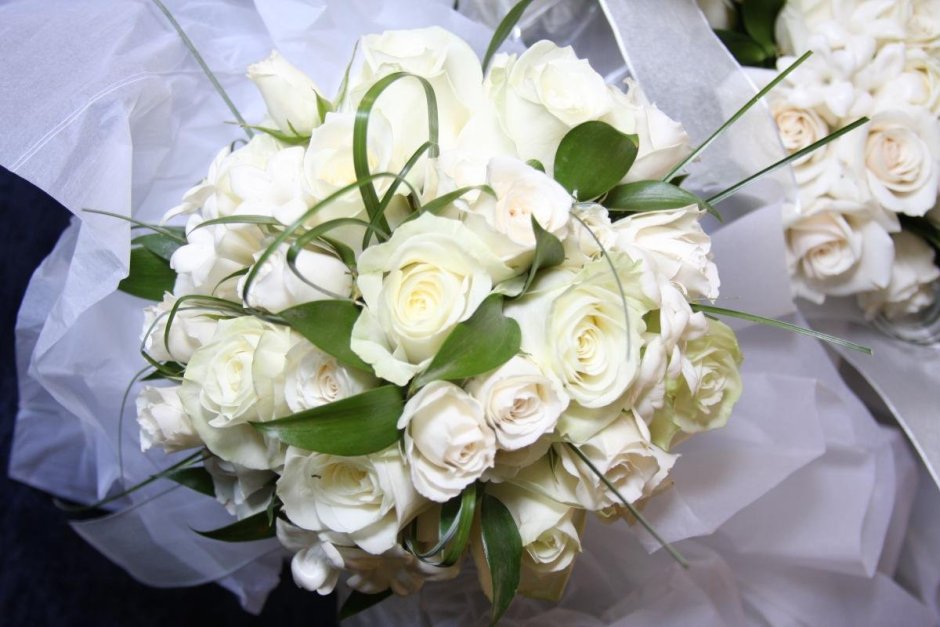 Букет невесты из 7 белых роз