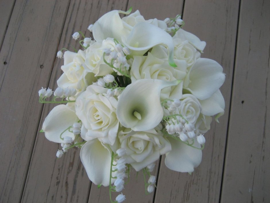 Букет невесты из белых цветов