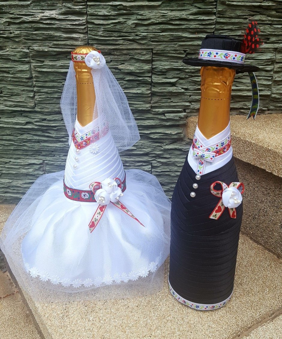 Свадебные бутылки и бокалы