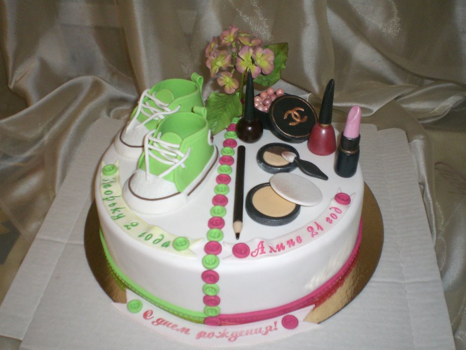 Модный торт для девушки