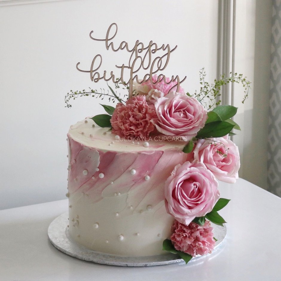 Нежный торт на день рождения девочки