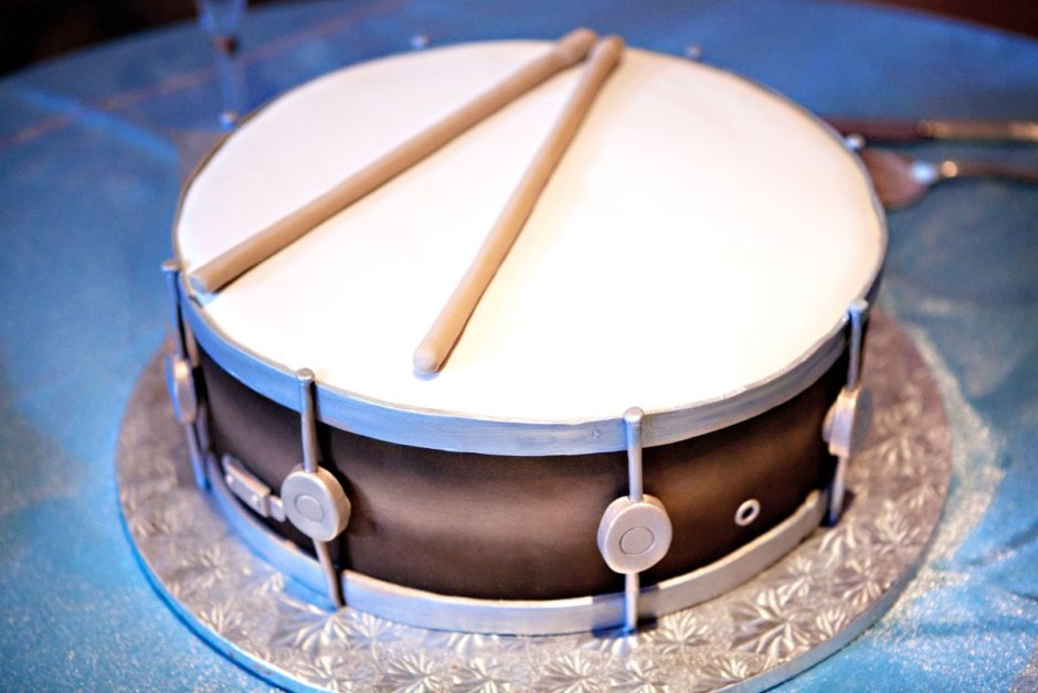 Торт в виде барабана