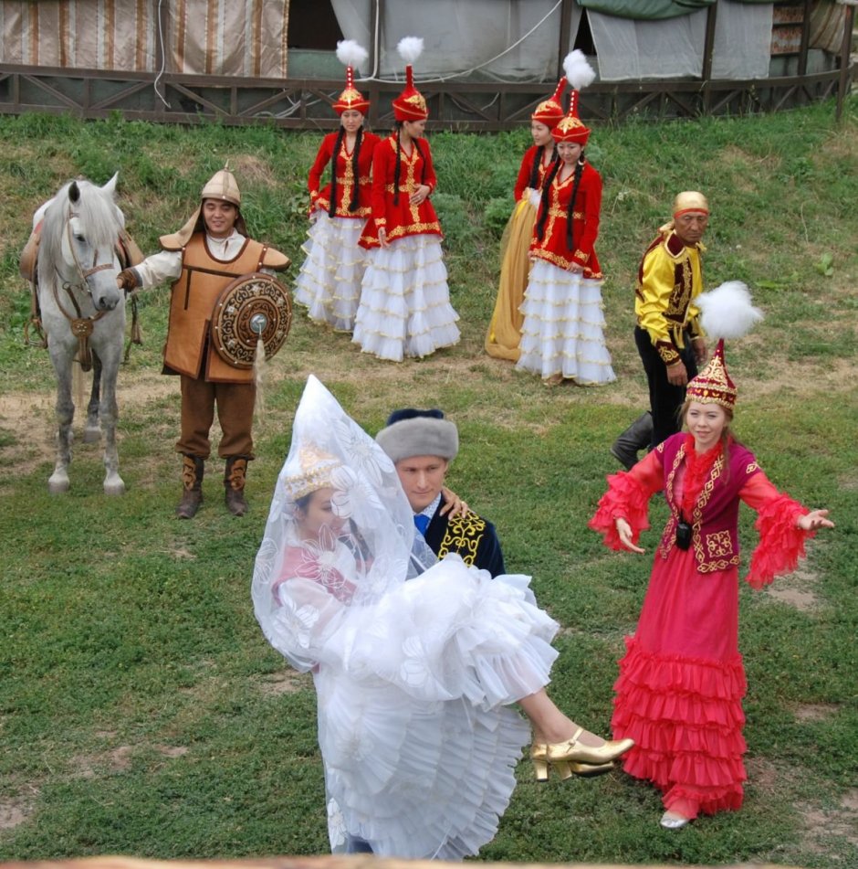 Казахские традиции Свадебные