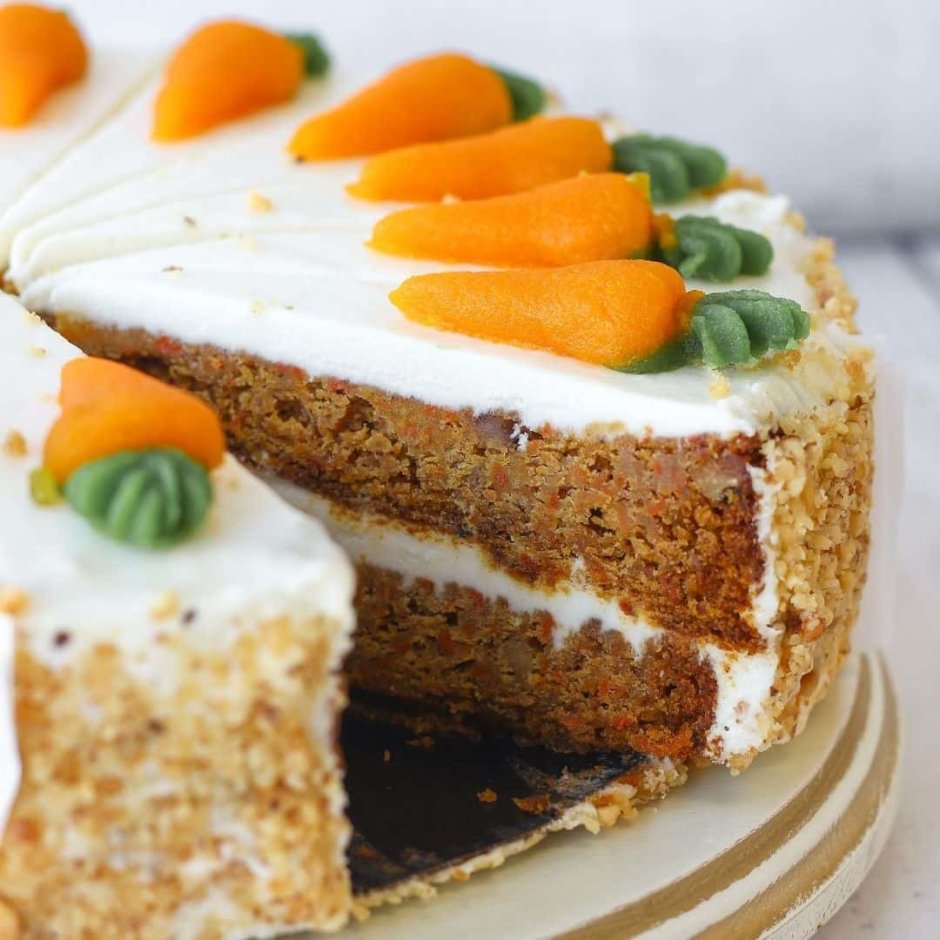 Морковный торт с марципаном