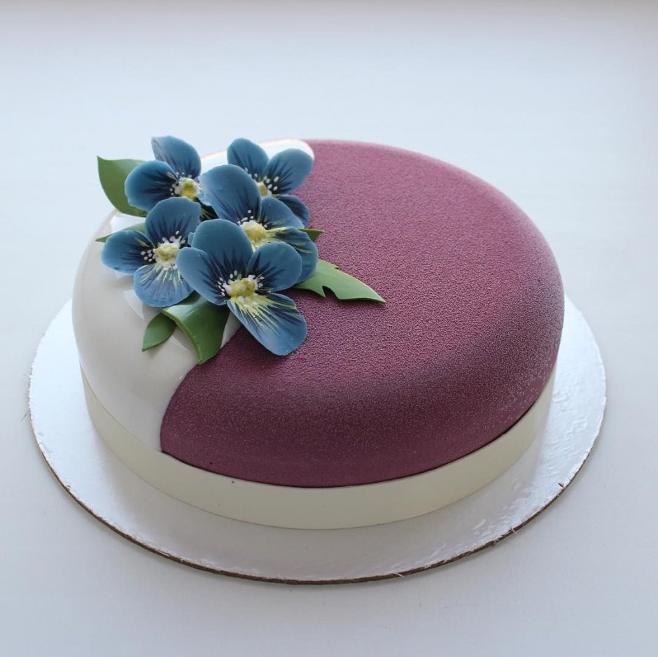 Фиолетовый муссовый торт