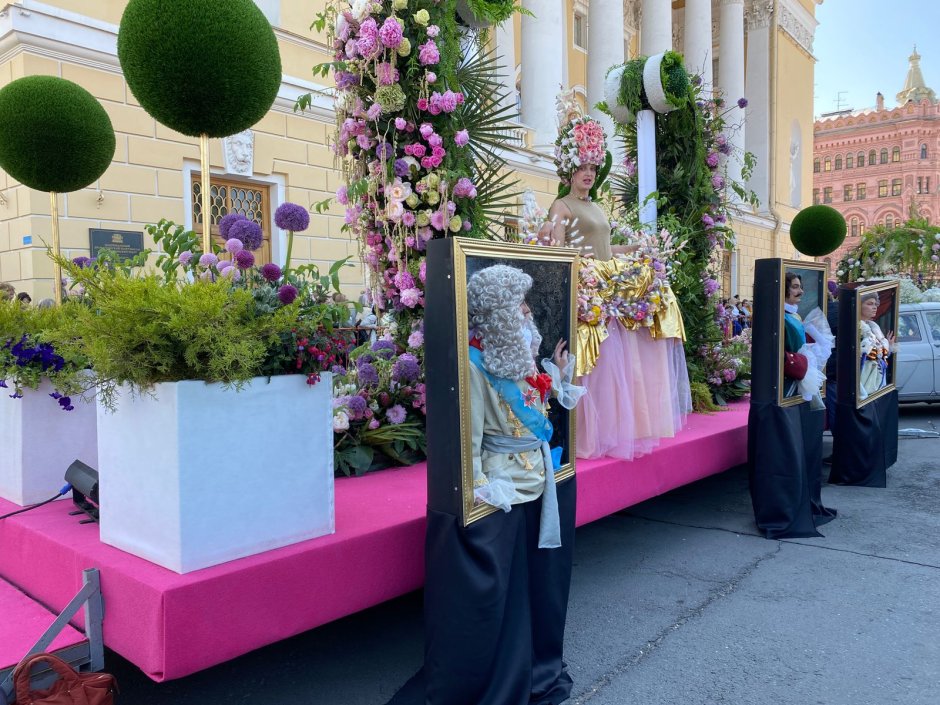 Цветочный фестиваль на площади Островского