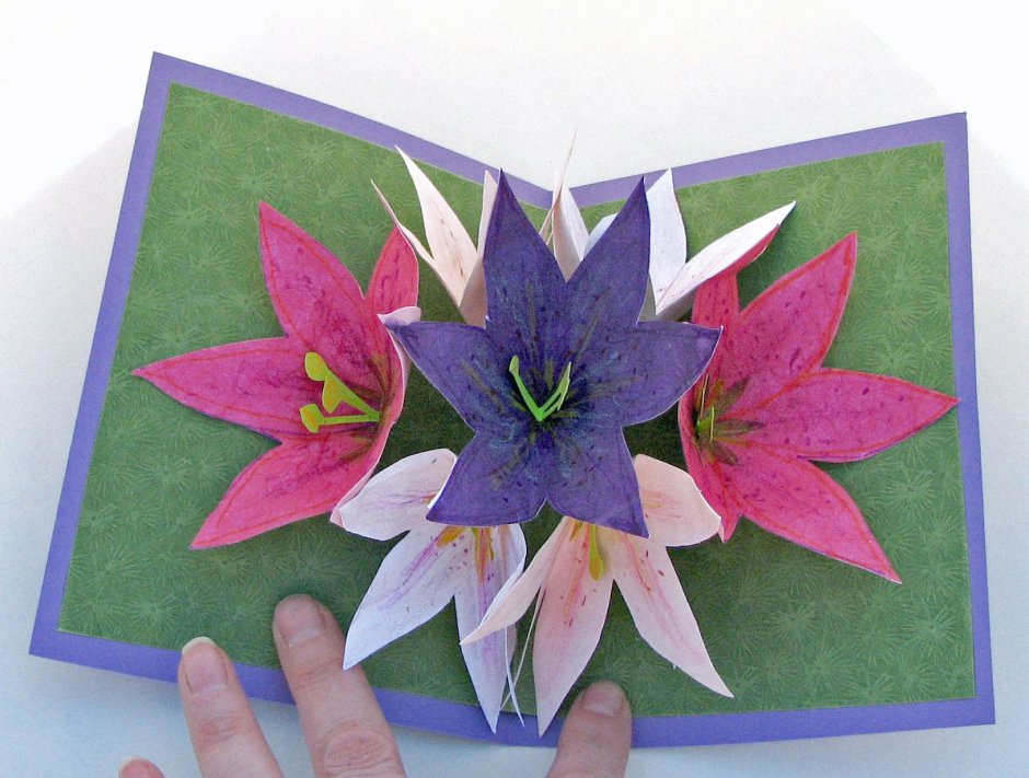 Открытка в стиле оригами