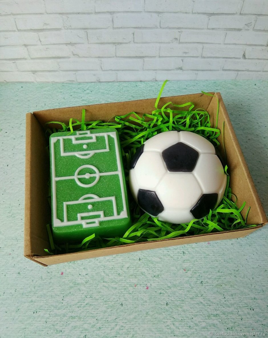 Сувениры с футбольной тематикой