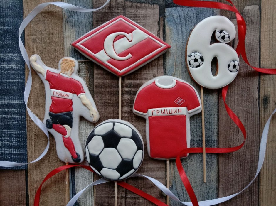 Конфетные подарки для мальчика футбольный мяч
