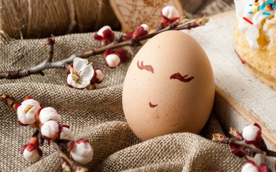 Пасхальное яйцо в постели