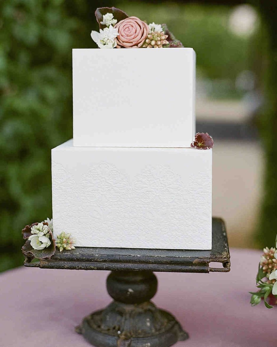 Свадебный торт с зеленью Минимализм