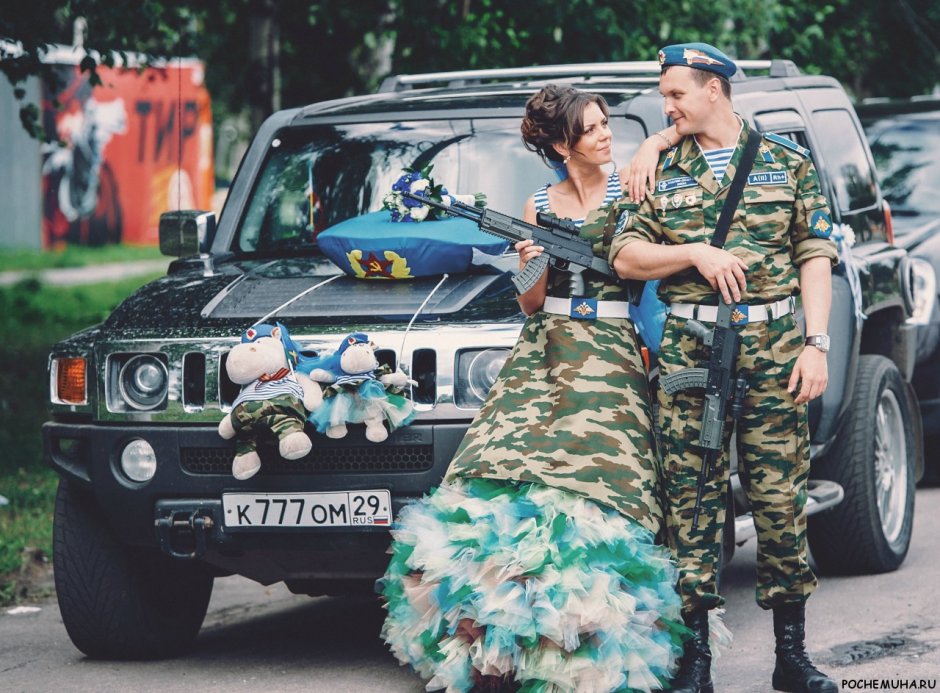 Свадебное платье в военном стиле