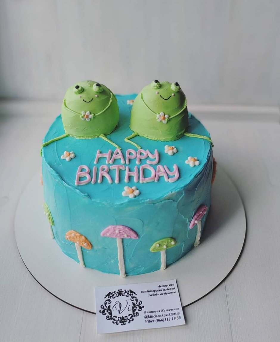 Торт с декором лягушки