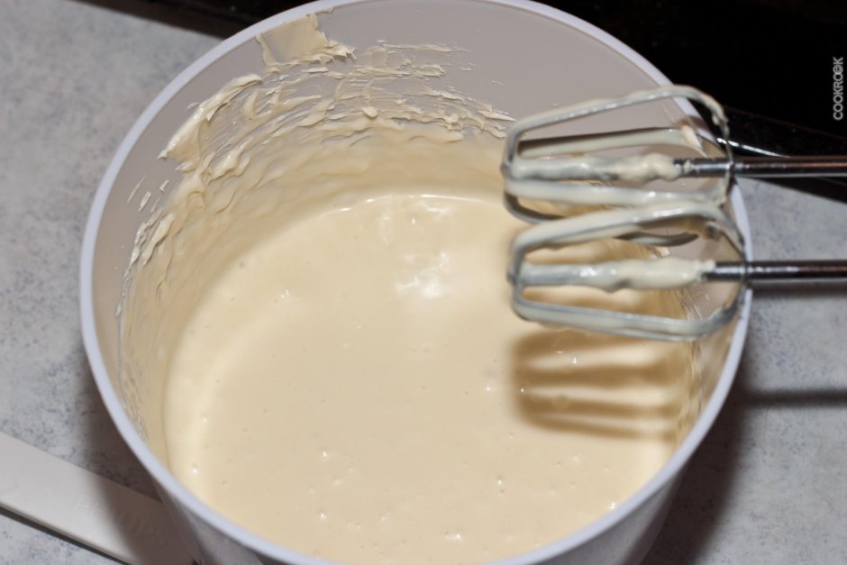 Йогурт и крахмал для крема