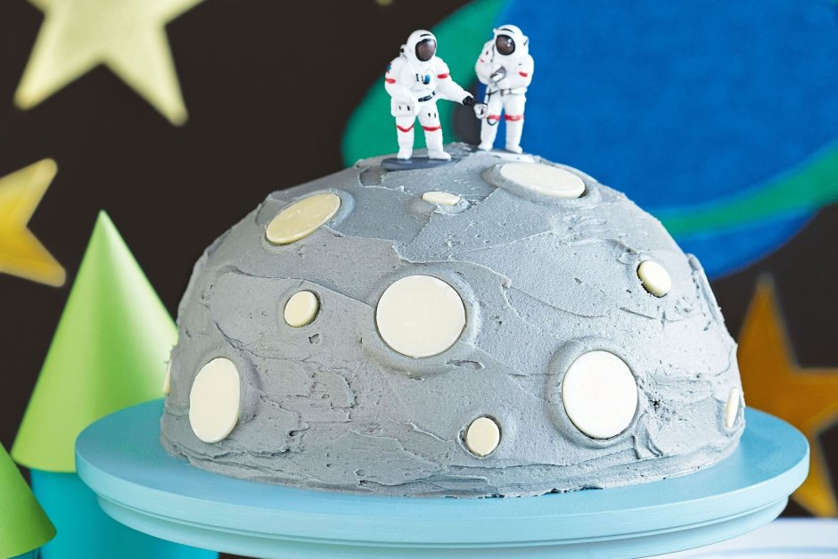Торт с космической тематикой