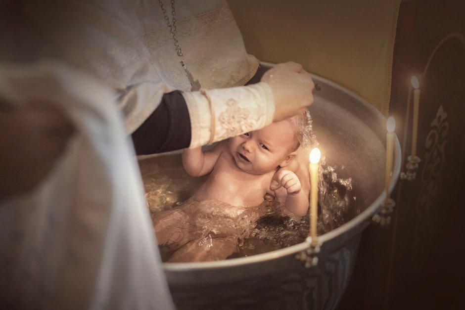 Крещение картина