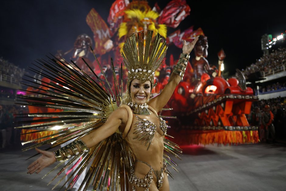 Бразилия карнавал мужчины