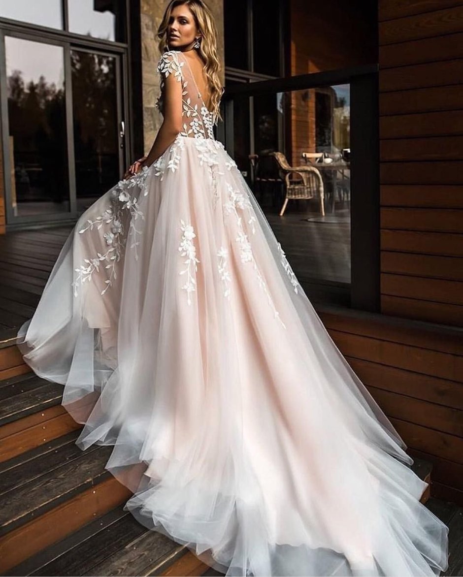 Мерцающее свадебное платье