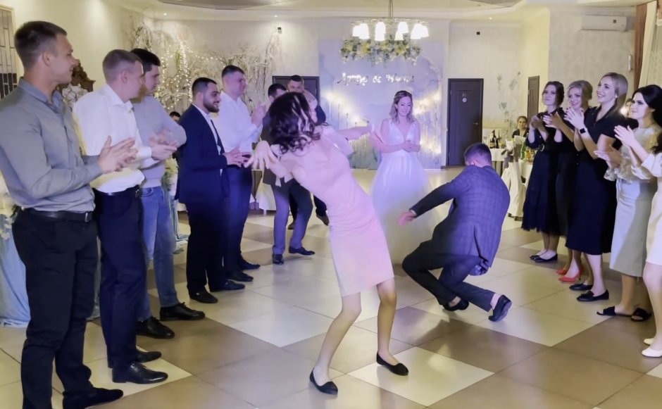 Танцы на русской свадьбе