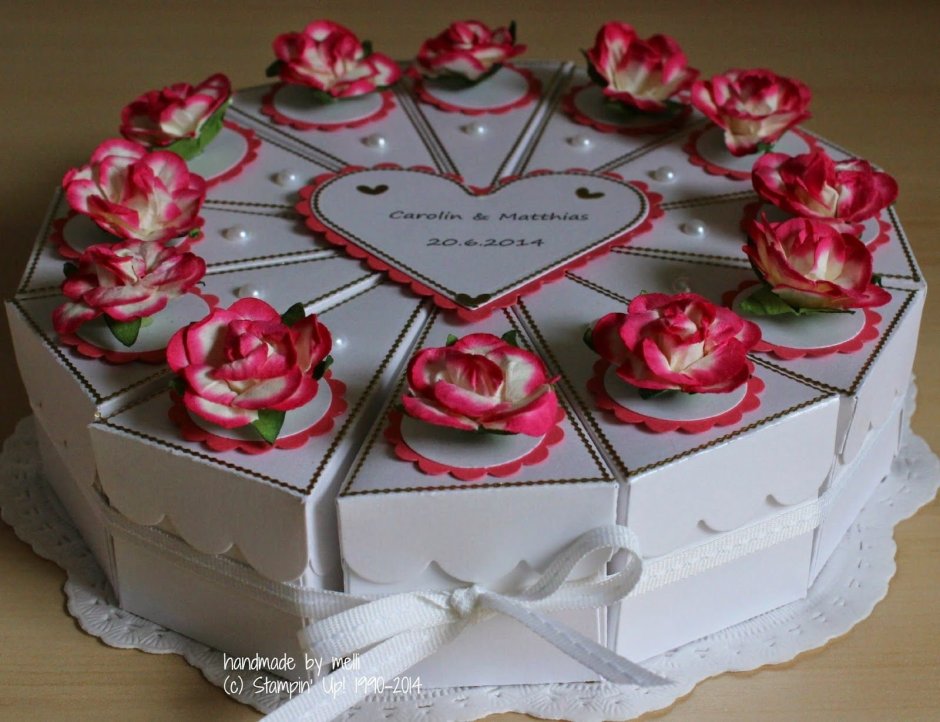 Бумажный торт для денег с пожеланиями на свадьбу