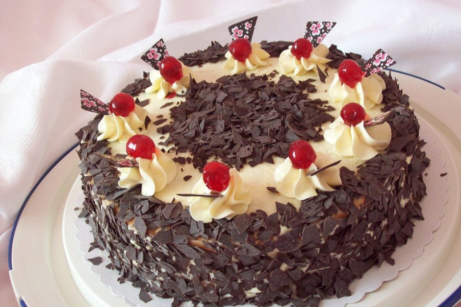 Шварцвальдский торт черный лес немецкая кухня
