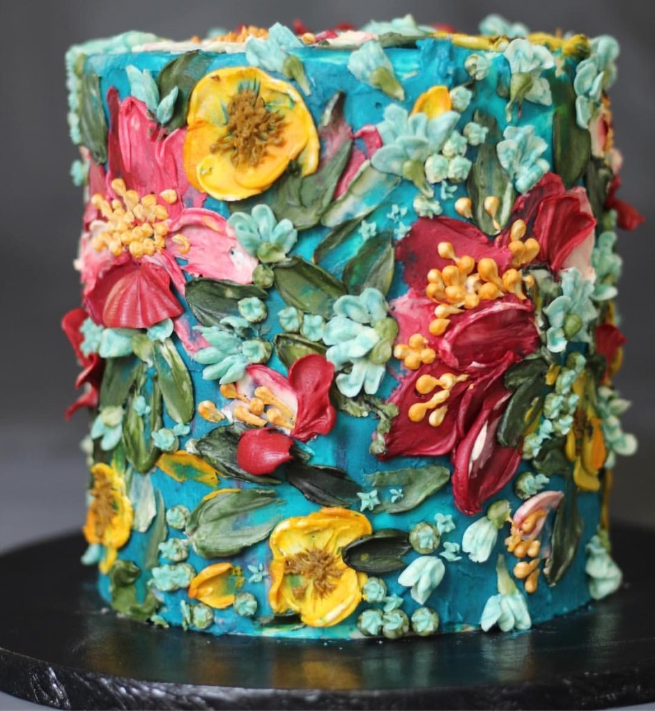 Торт украшенный разноцветными мазками