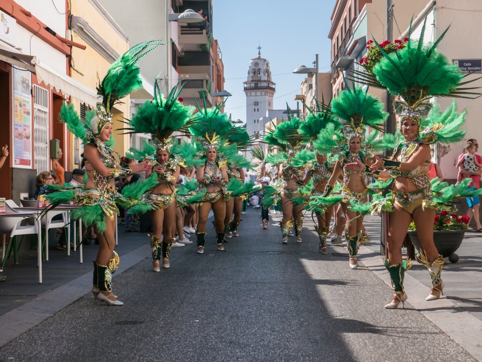 Самба карнавал в Бразилии девушки