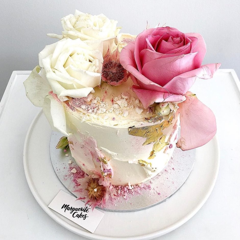 Торт с зефирными розами