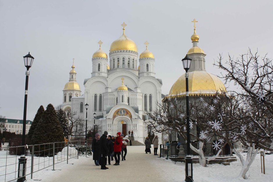 Дивеевский монастырь зима
