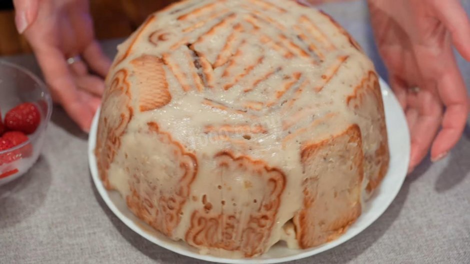 Торт из печенья без выпечки с заварным кремом