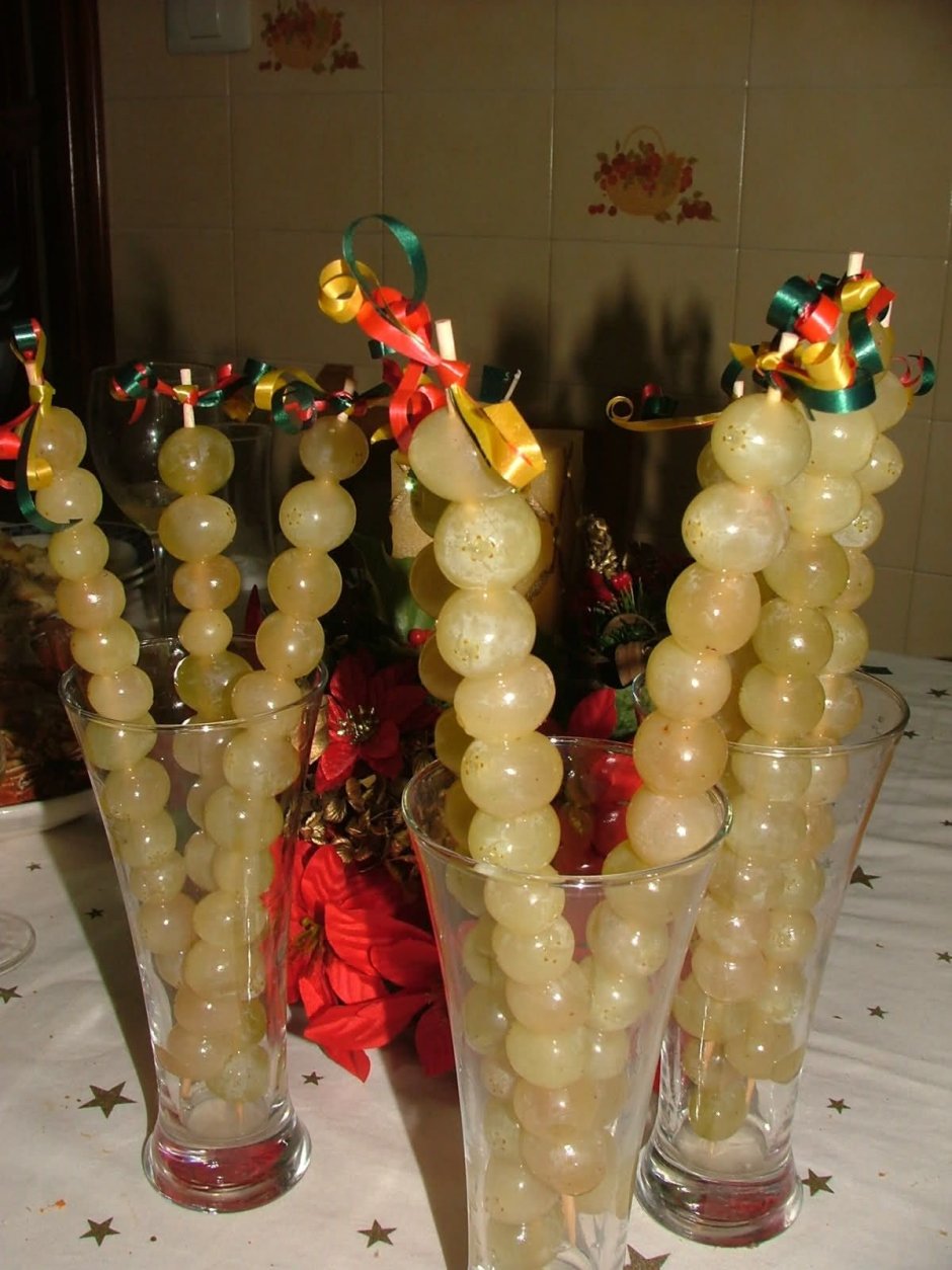Испанская традиция 12 виноградин