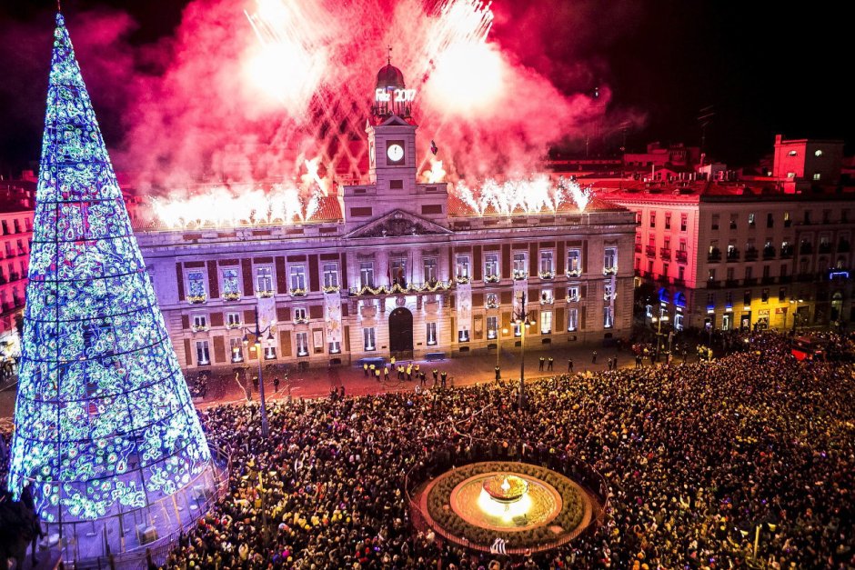 Площадь Мадрида Пуэрта дель соль новый год