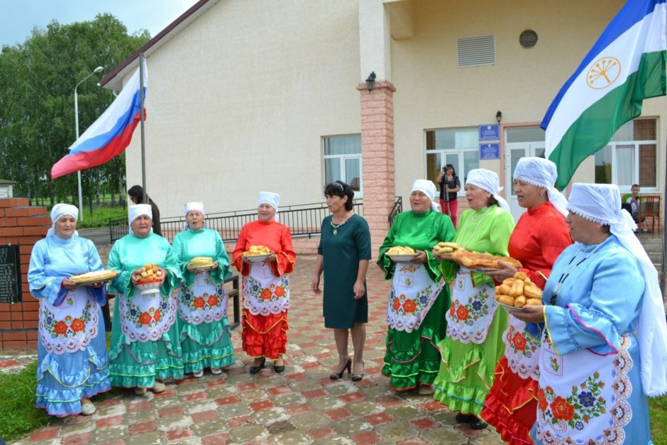 Подготовка к празднику в татарской деревне