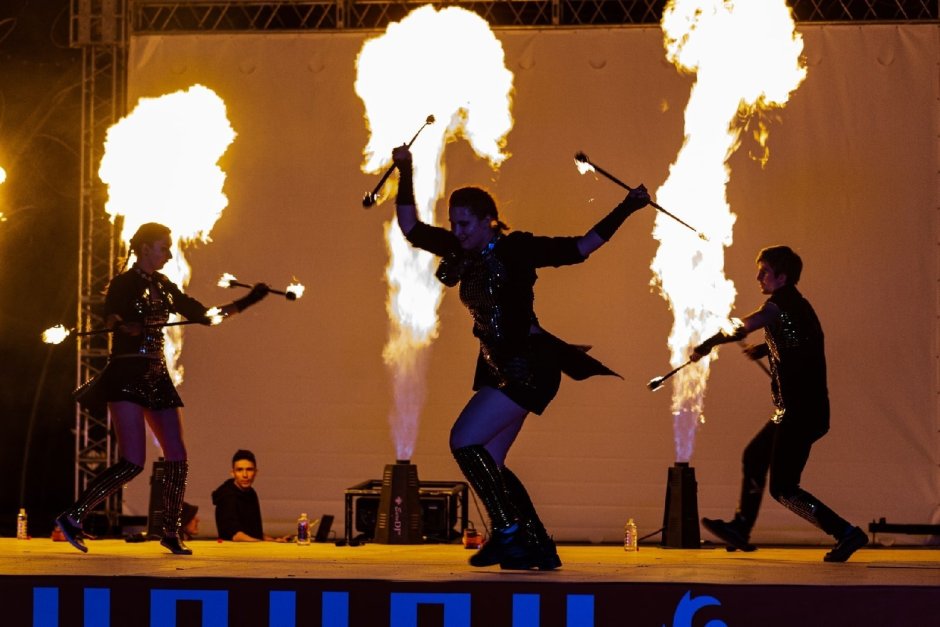 Огни большого города Новосибирский музыкальный театр