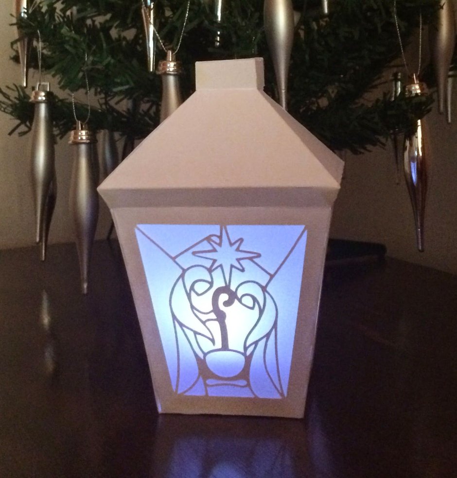 Декоративный фонарь из картона