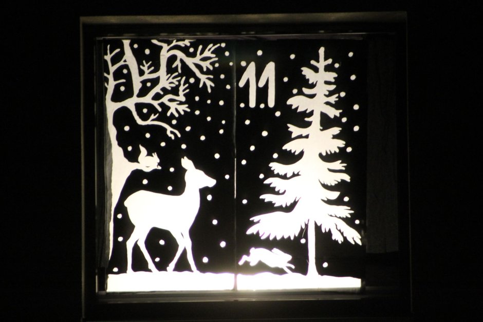 Новогодние украшения на окна деревья