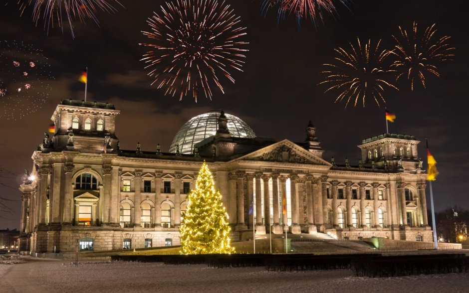 Площадь Бранденбургских ворот в Берлине на новый год