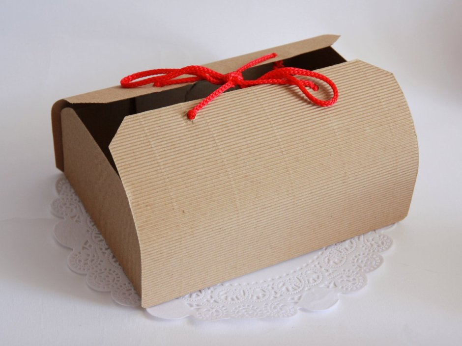 Картонные коробки для подарков
