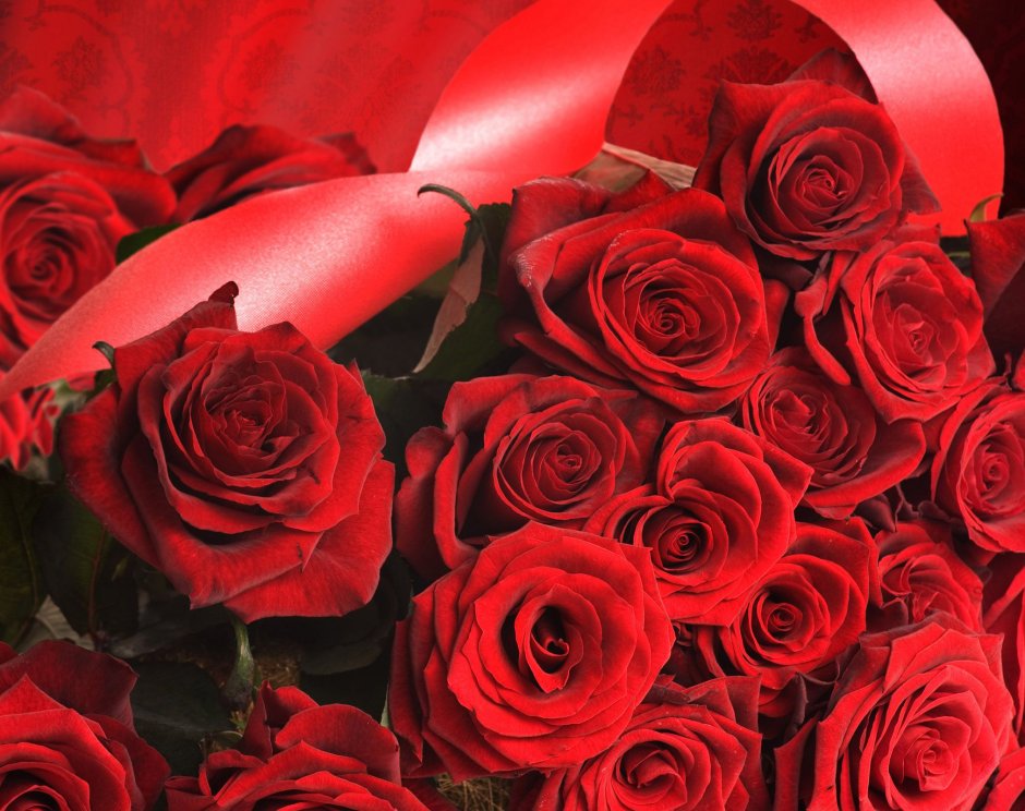 Розы красные поздравляем юбилеем