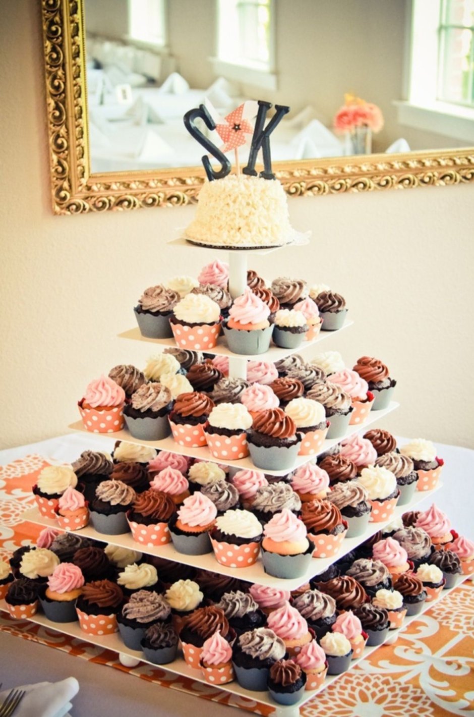 Свадебный торт с кексами