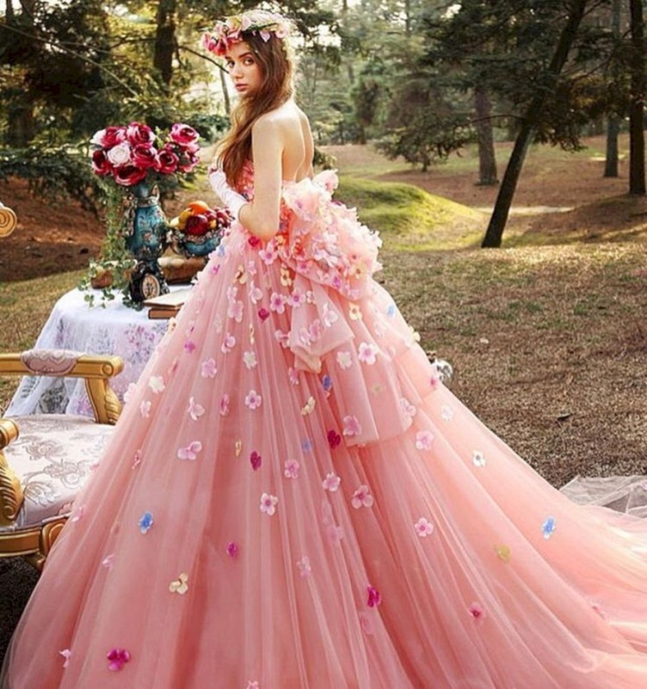 Декор свадебного платья цветами